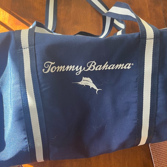 New Tommy Bahama duffle bag! - Picture 3 of 7